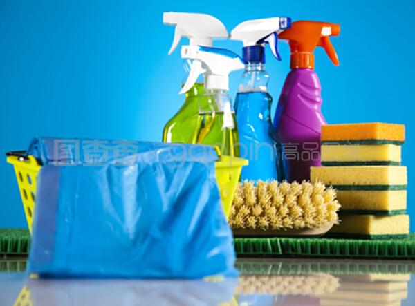 煥新空間，點(diǎn)亮生活——五彩繽紛的化纖清潔用品，為家居與工作環(huán)境注入活力